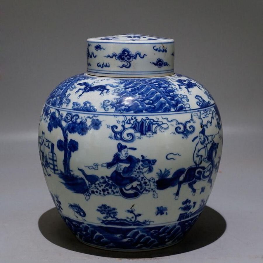 Blue and white glaze jar with figures