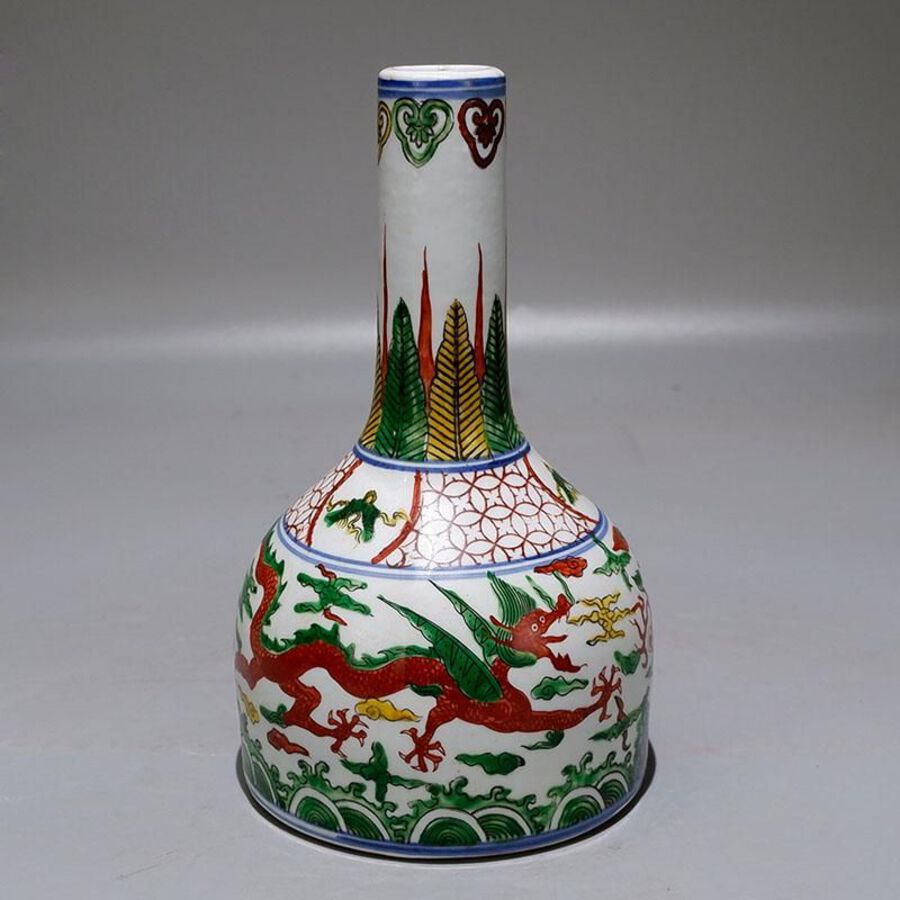 Five-color dragon vase with bell-ringer