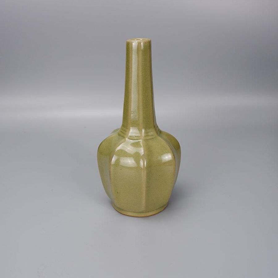 Qing-glazed eight-ribbed vase