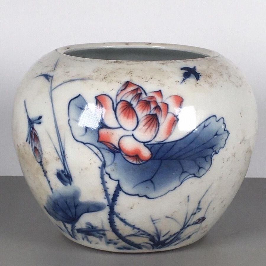 Blue and white glaze lotus flower water pot