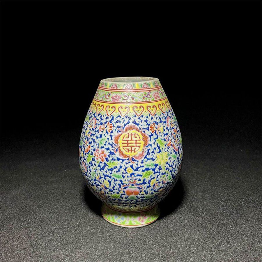 Qing Guangxu imitation Qianlong enamel vase