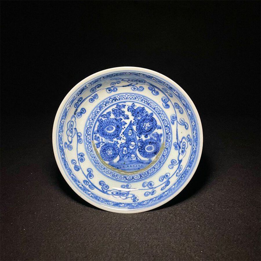 Qing dynasty cave stone daisy plate