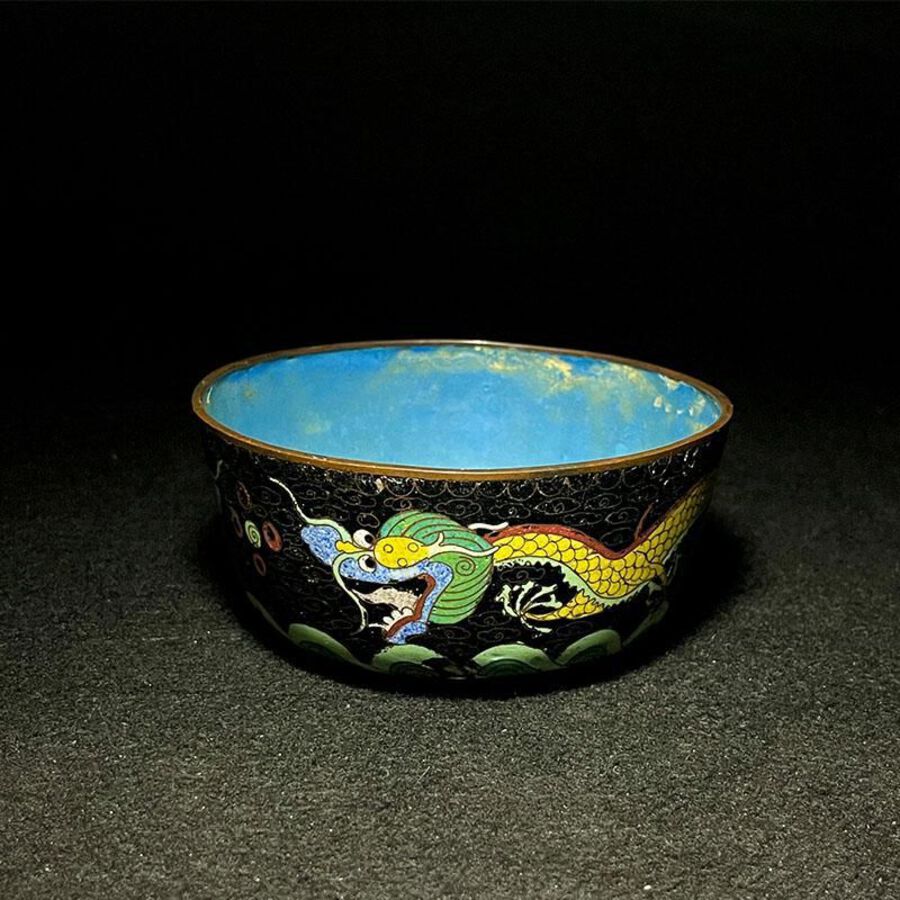 Qing-Cloisonné blue bowl with double dragons