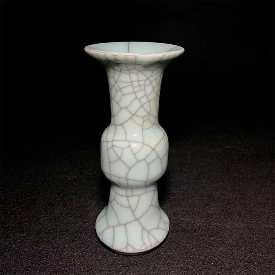 Qing dynasty celadon vase