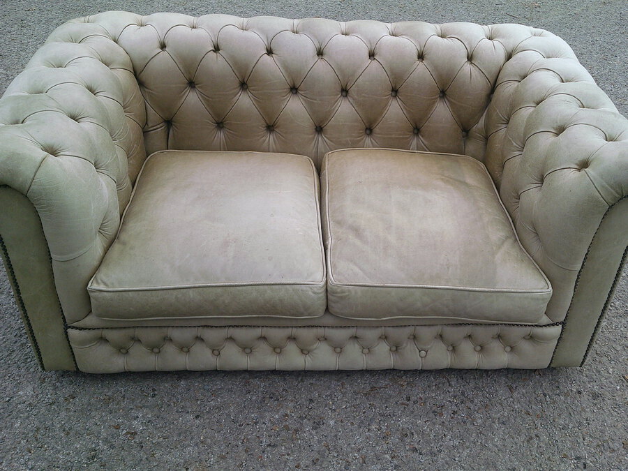Antique Vintage Deep Buttoned Leather Chesterfield Sofa 