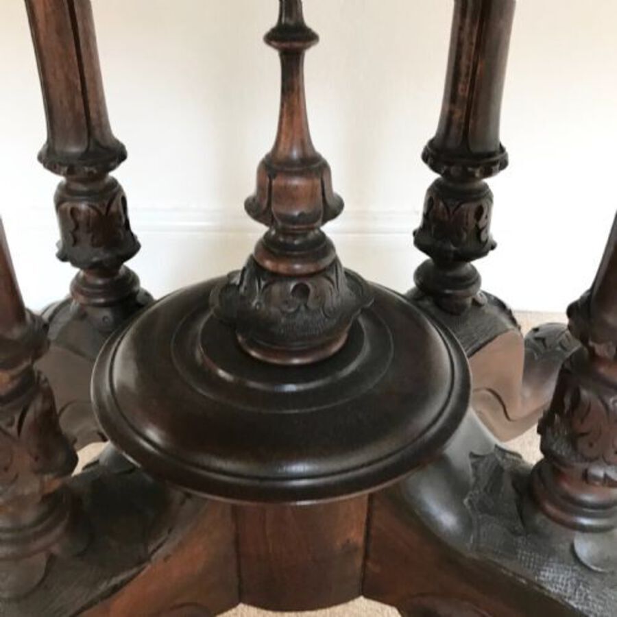 Antique Fine Victorian Pedestal Table