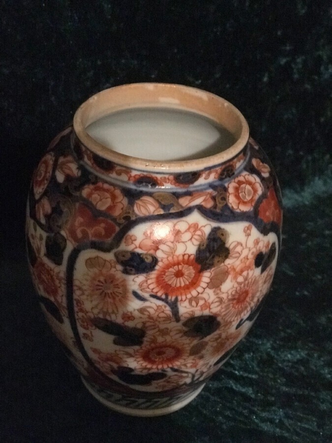 Antique Decorative Imari Vase And Cover Circa 1910