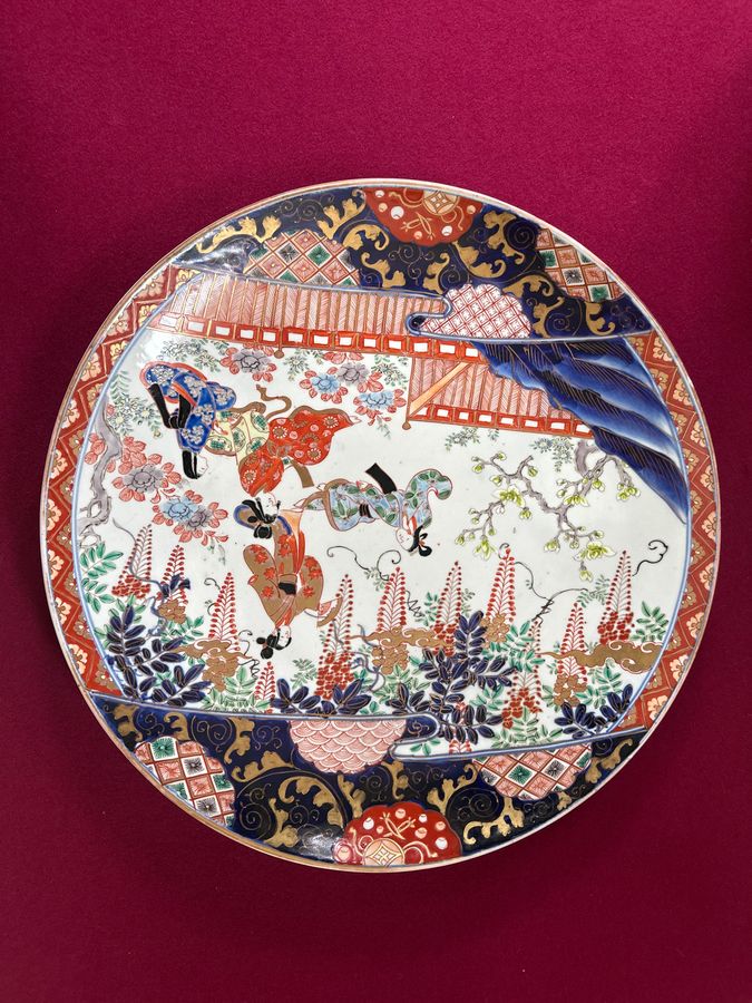 Good and large Imari  charger