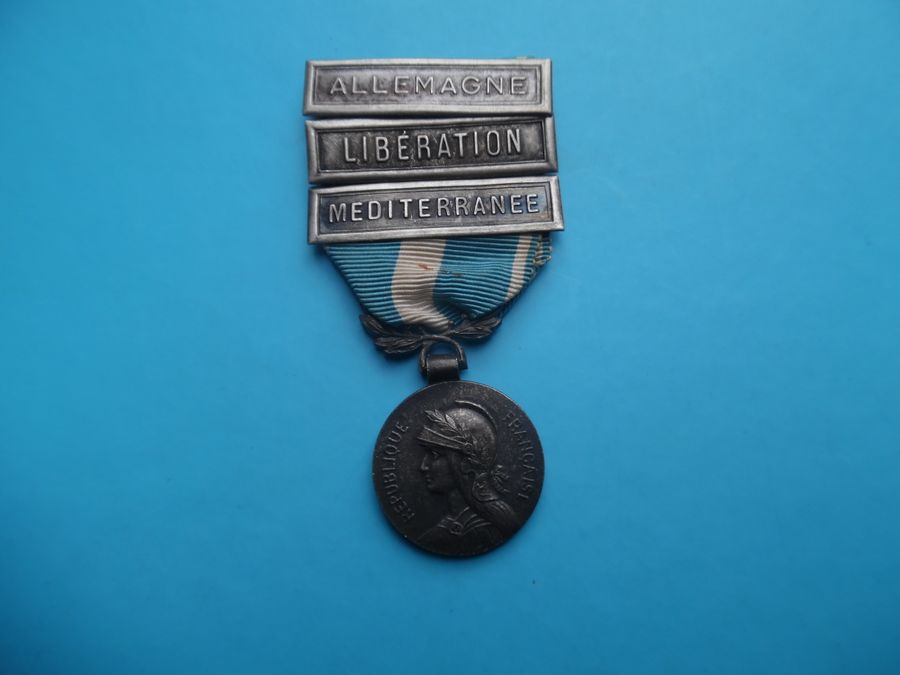French Medaille  Coloniale Medal