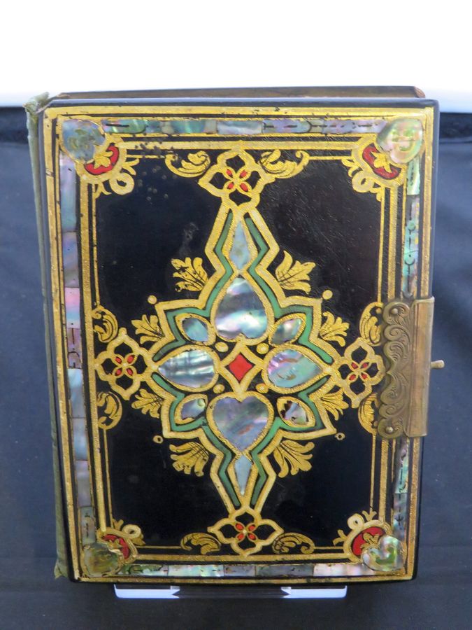 Antique Antique Victorian Lacquered Wood Carte De Visite Book, Circa Mid 19th Century