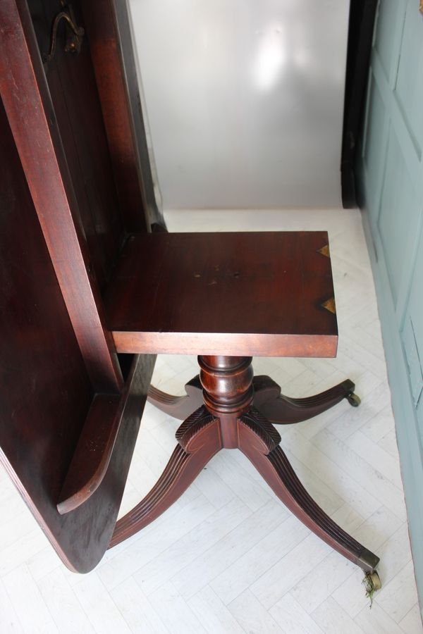 Antique Fine Regency Mahogany Breakfast table