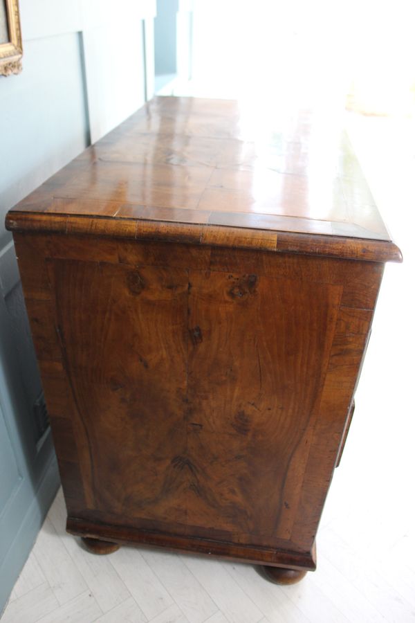 Antique Queen Ann Burr Walnut chest of Drawers