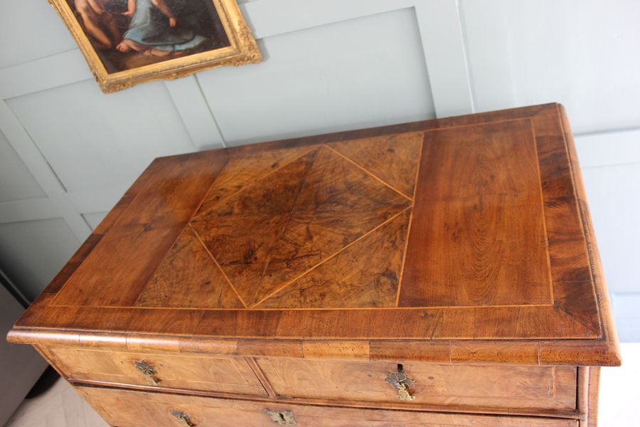 Antique Queen Ann Burr Walnut chest of Drawers