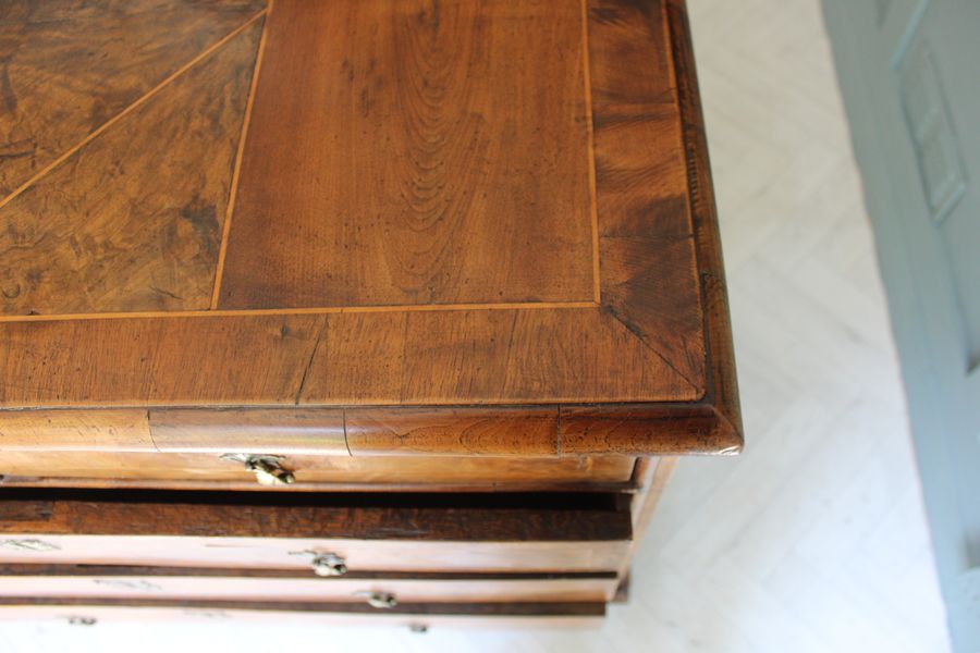 Antique Queen Ann Burr Walnut chest of Drawers