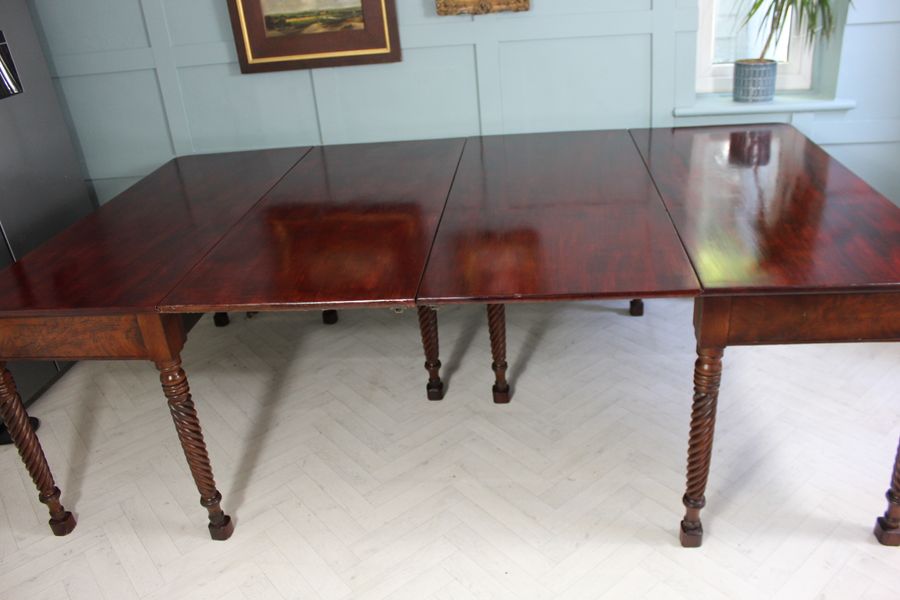 Antique Federal Amercian Cuban Mahogany Dining Table