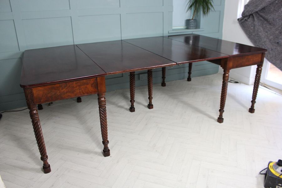 Antique Federal Amercian Cuban Mahogany Dining Table