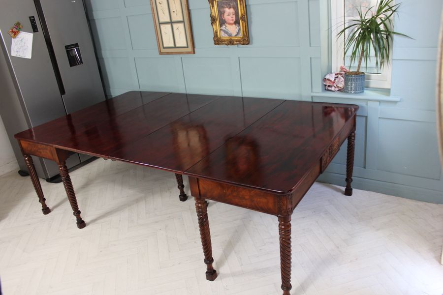 Antique Federal Amercian Cuban Mahogany Dining Table