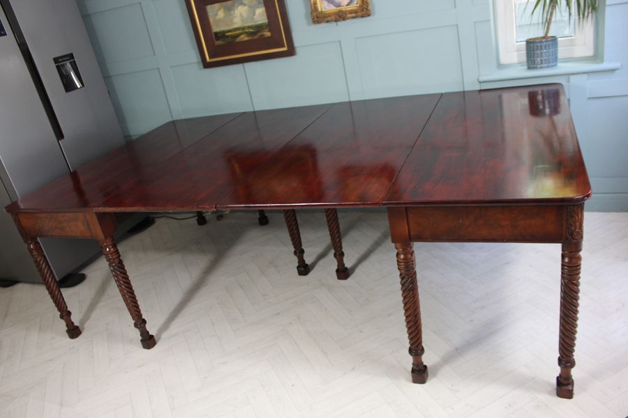 Antique Federal Amercian Cuban Mahogany Dining Table