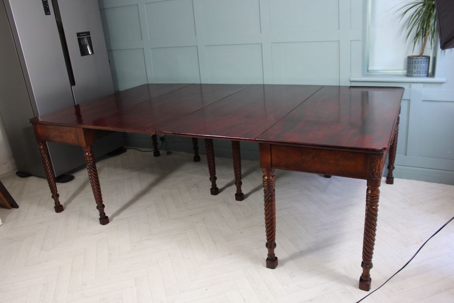 Antique Federal Amercian Cuban Mahogany Dining Table