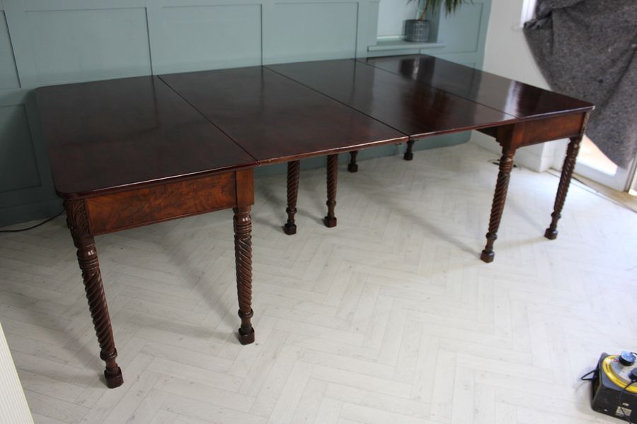 Antique Federal Amercian Cuban Mahogany Dining Table