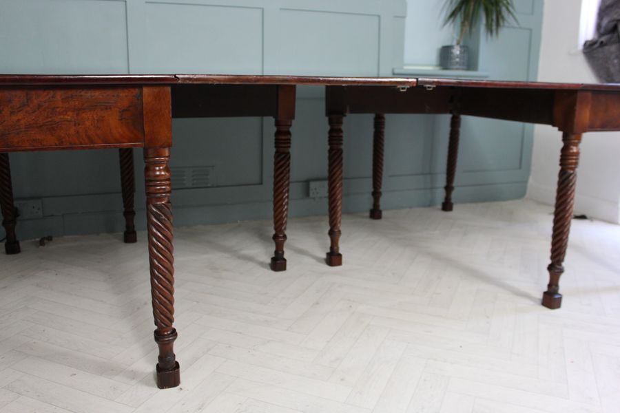 Antique Federal Amercian Cuban Mahogany Dining Table