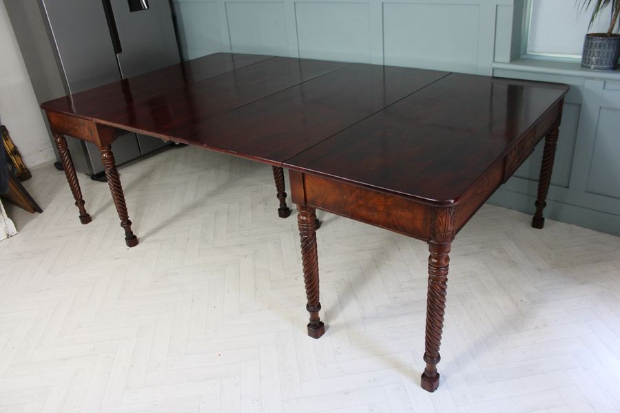 Antique Federal Amercian Cuban Mahogany Dining Table