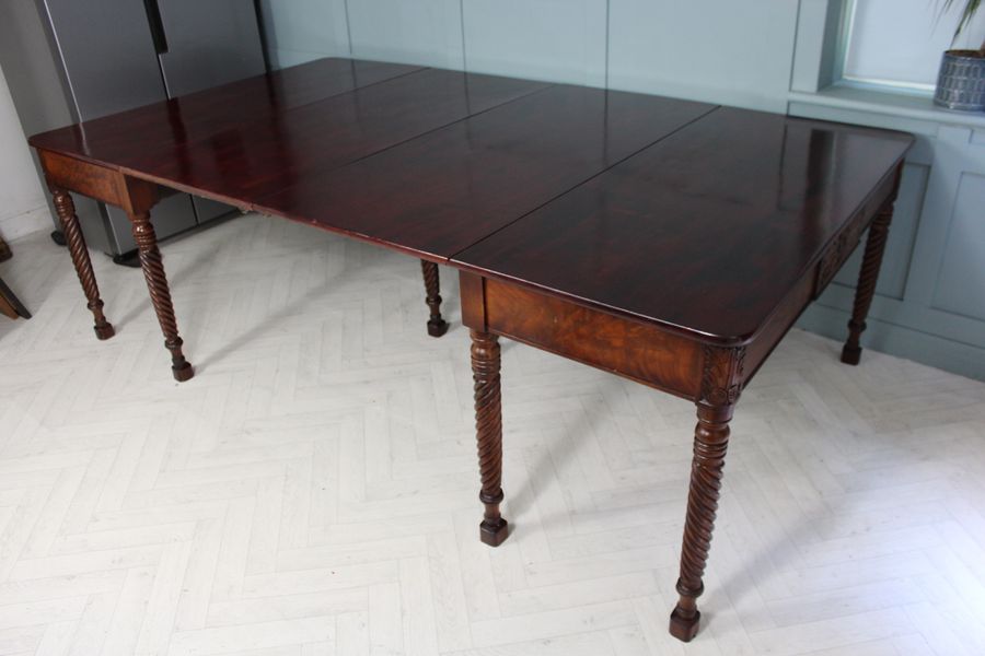 Antique Federal Amercian Cuban Mahogany Dining Table