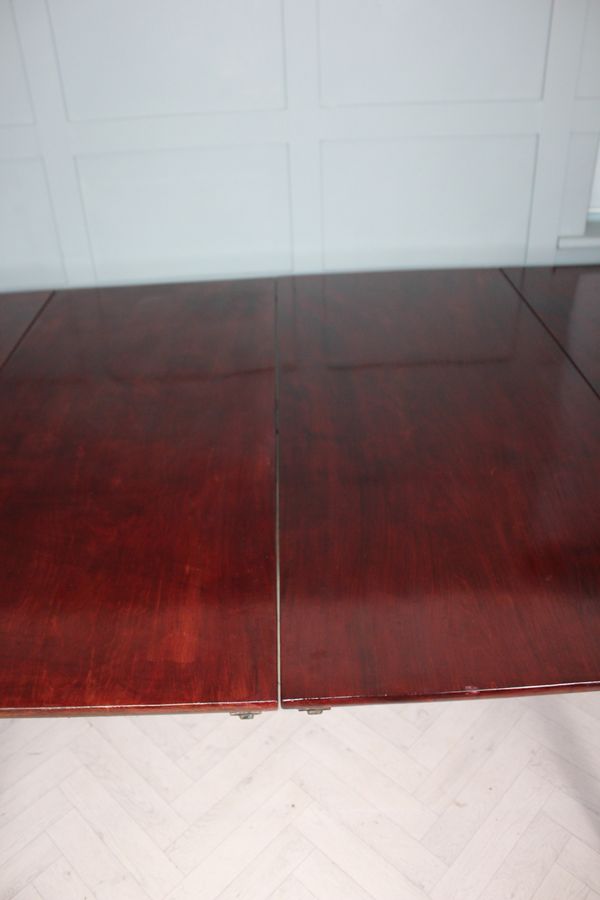 Antique Federal Amercian Cuban Mahogany Dining Table