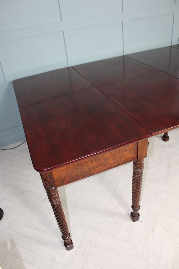 Antique Federal Amercian Cuban Mahogany Dining Table