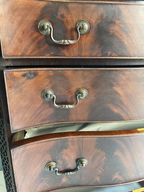 Antique Chippendale style Mahogany chest of drawers