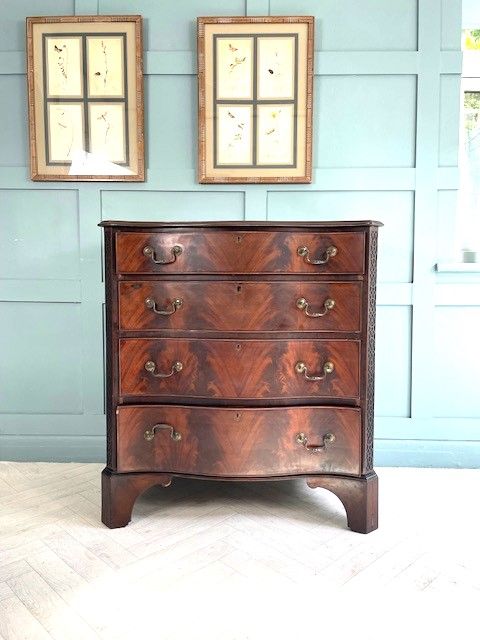 Antique Chippendale style Mahogany chest of drawers