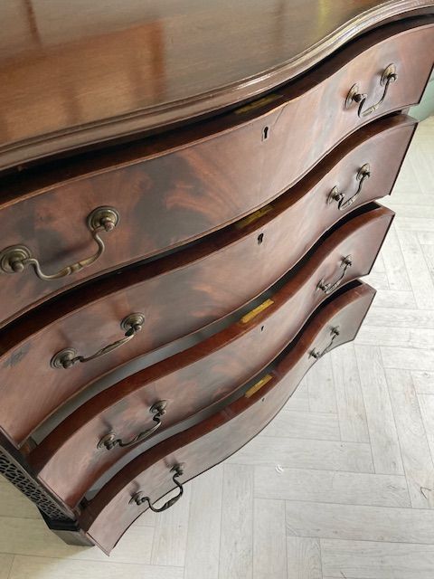 Antique Chippendale style Mahogany chest of drawers