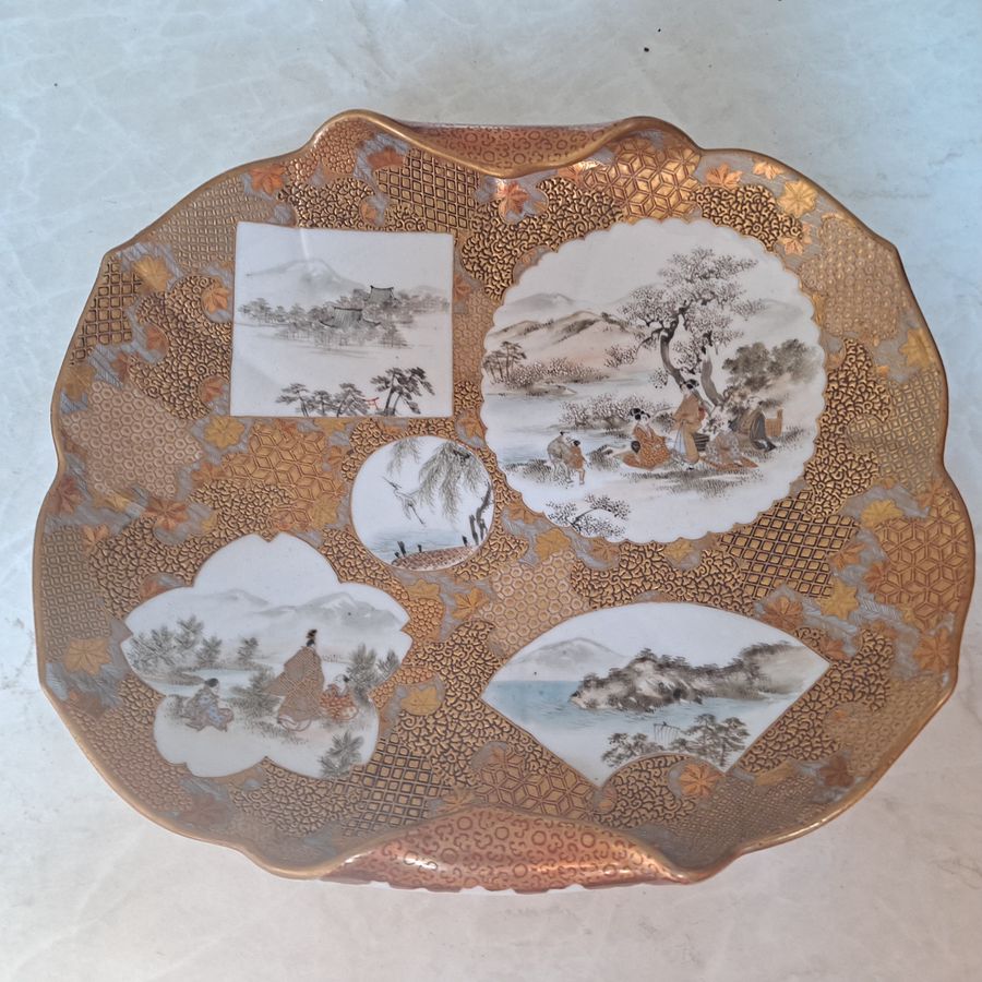 Antique Excellent Kutani Sei Plate Meiji Time lobed with gold relief