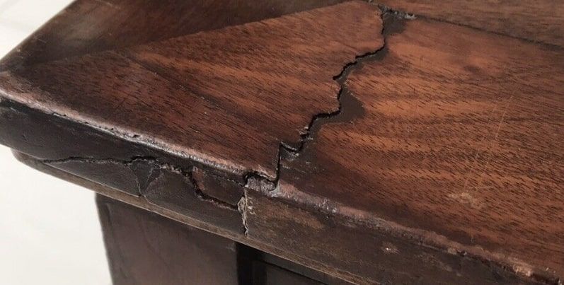 Antique Antique Georgian Draw Leaf Regency Table in Rich Mahogany