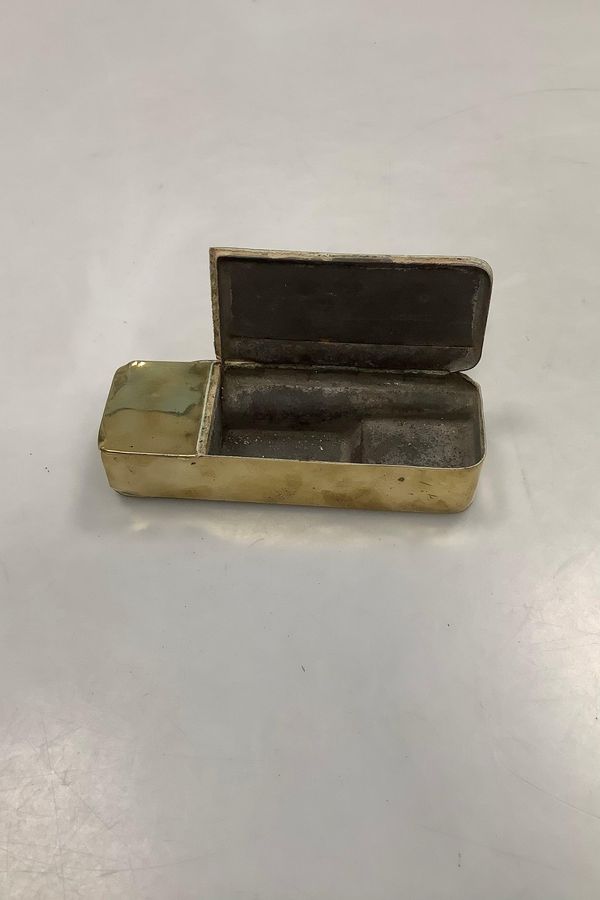 Antique Antique Snuff Box in Brass | ANTIQUES.CO.UK