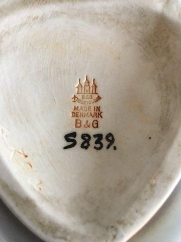Antique Bing & Grondahl Stoneware Bowl in Egg Shell Glaze No S839