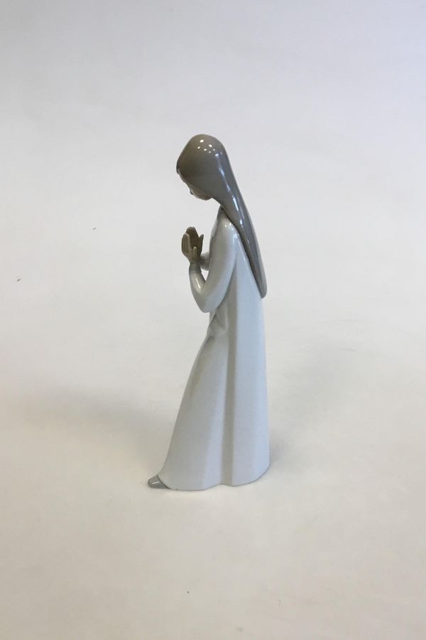 Antique DAO / Lladro Porcelain figurine of woman