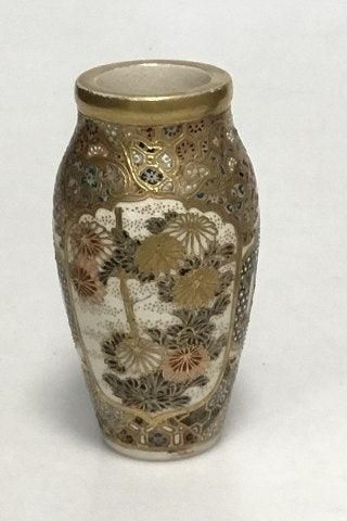 Antique Pair of Japanese Satsuma vases, Meiji period.