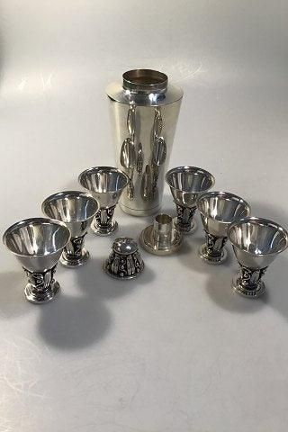 Antique Evald Nielsen Sterling Silver Cocktailshaker and six  drinking cups