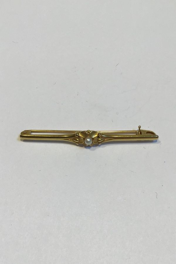 Antique Georg Jensen 18K Gold Brooch No. 237 mounted with Pearl