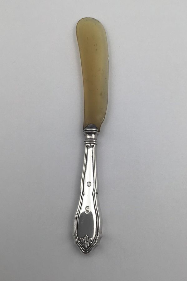 Antique Juliane Marie Silver Caviar Knife (Horn Leaf)