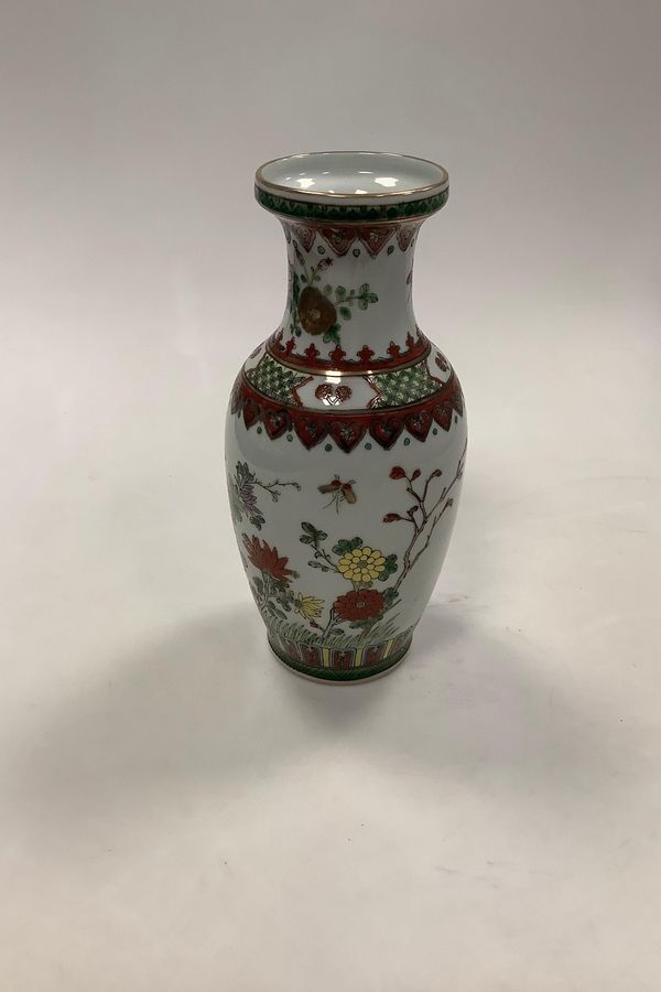 Antique Chinese Oriental Vase in red color