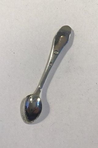 Antique Medaillon Silver Salt Spoon
