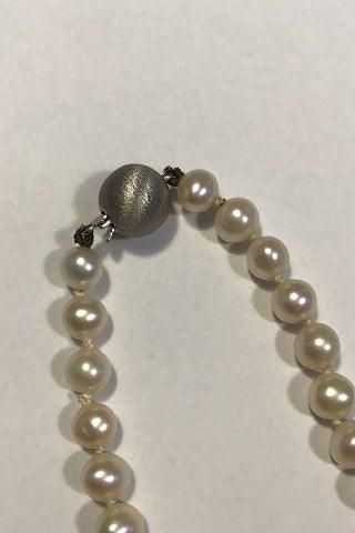 Antique Pearl Necklace with 14 Ct Whitegold clasp