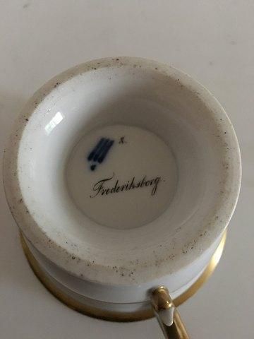Antique Royal Copenhagen Antique Cup with Handpainted decoration of Frederiksborg Castle