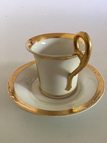 Antique Royal Copenhagen Empire Cup with motif of Eremitagen from 1820-1850.
