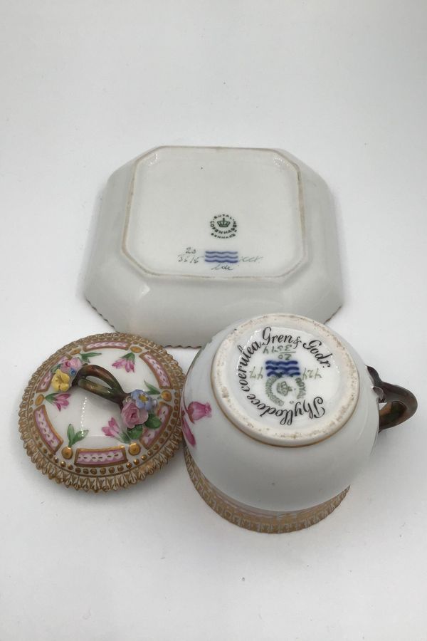 Antique Royal Copenhagen Flora Danica Cream Cup No 20/3514