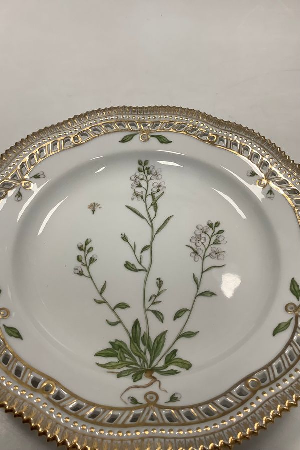 Antique Royal Copenhagen Flora Danica plate with openwork edge No 20/3553