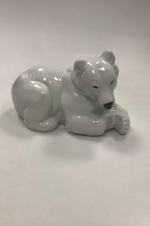 Antique Royal Copenhagen Knud Kyhn figurine of White Bear Mother No 21520 or 238