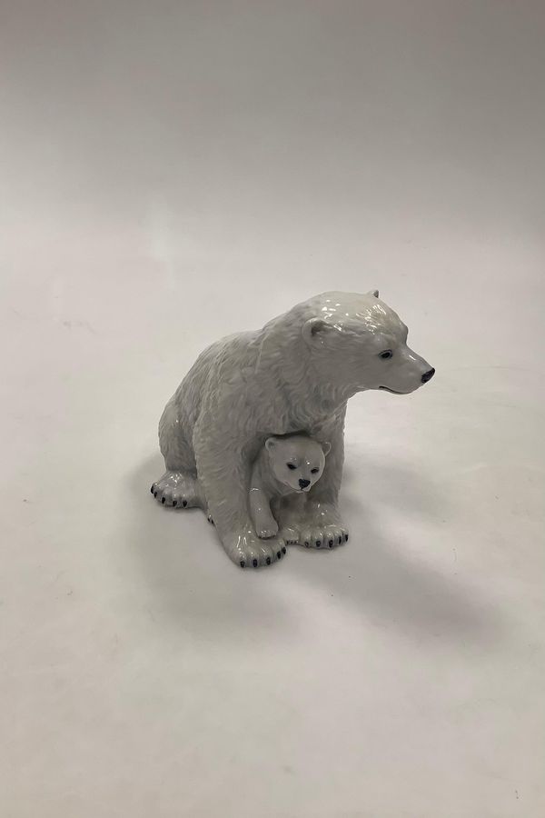 Antique Royal Copenhagen Motherly love Figurine Polar Bear Mother with cub No 353